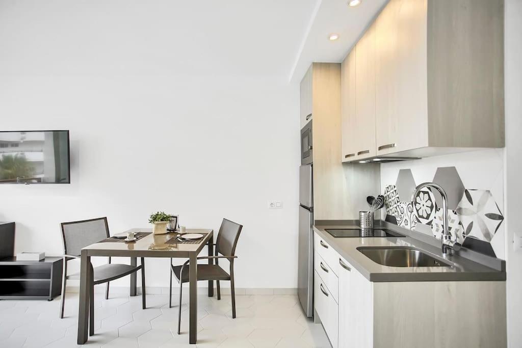 Alexander Apartment Playa De Las Americas Zewnętrze zdjęcie